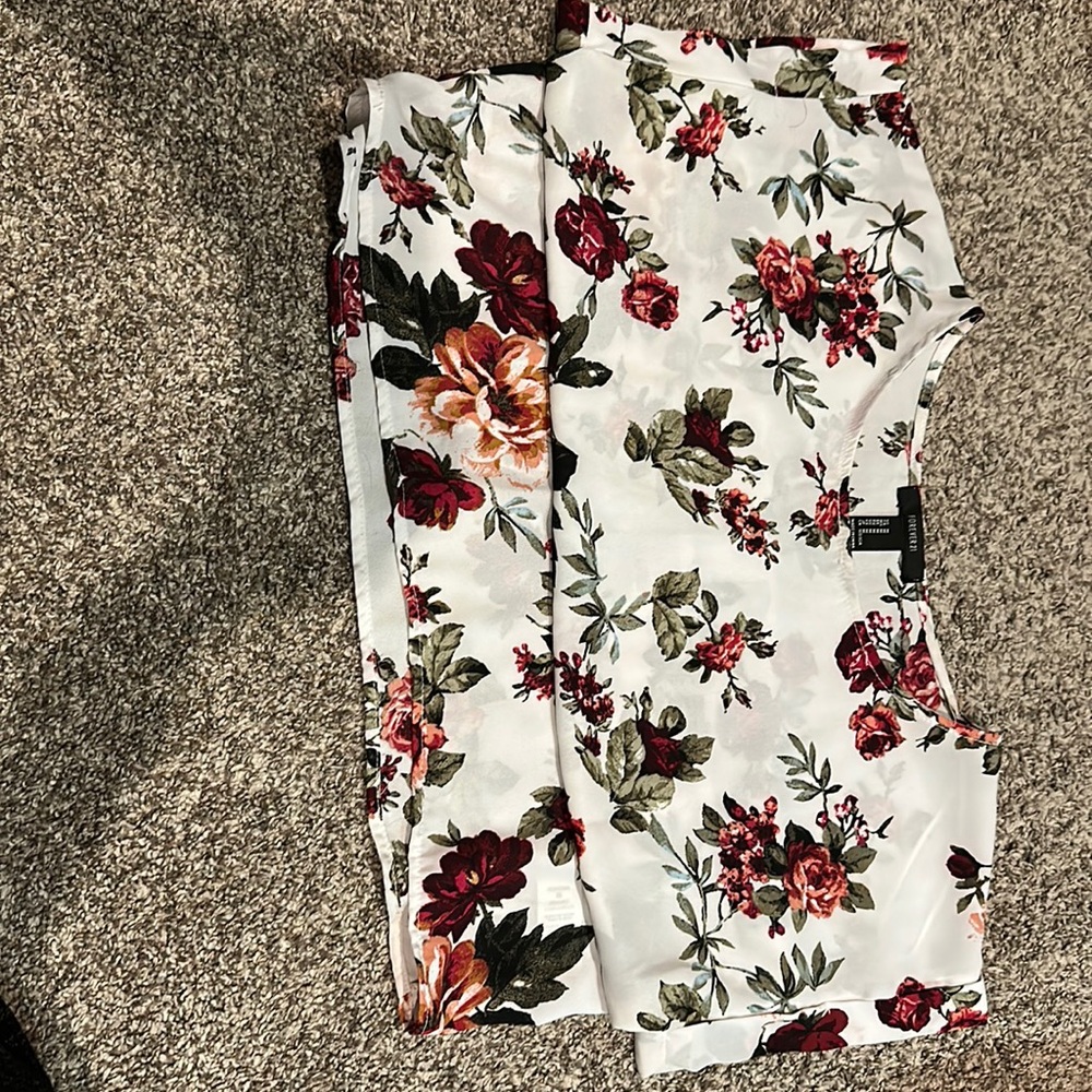 Forever 21 floral blouse white